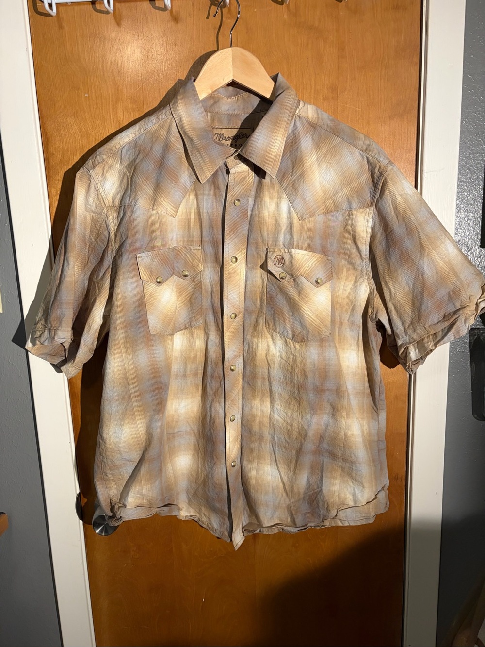 Pearl Snap Wrangler Short-Sleeve Plaid Button-Down Shirt - Tan